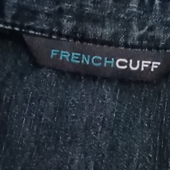 3/4 sleeve thin Jean jacket. Zippered. Very comfortable. - Picture 5 of 5